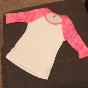 Tee shirt